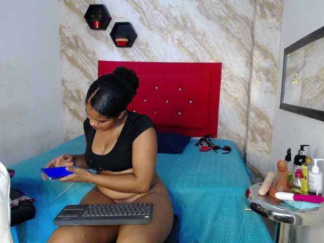 Issa-love's BongaCams show and profile