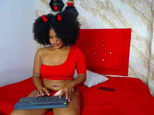Issa-love webcam