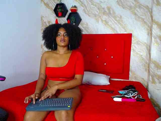 Issa-love webcam