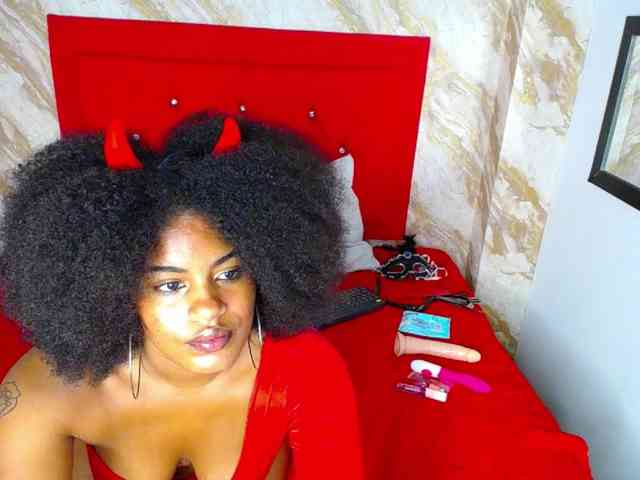 Issa-love webcam