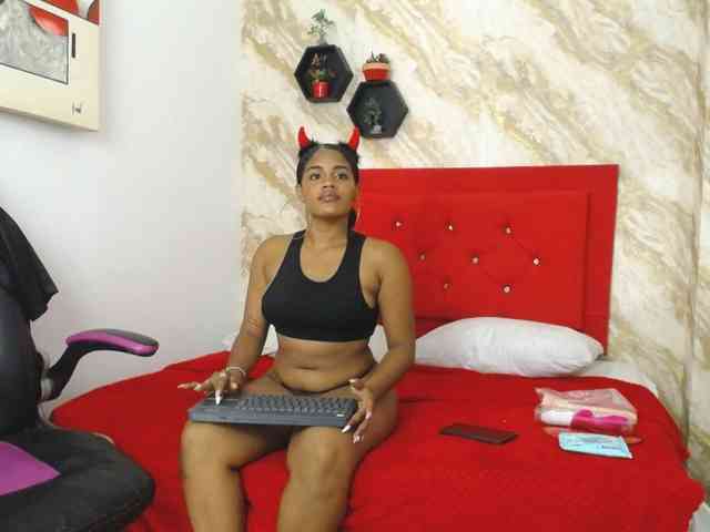 Issa-love webcam