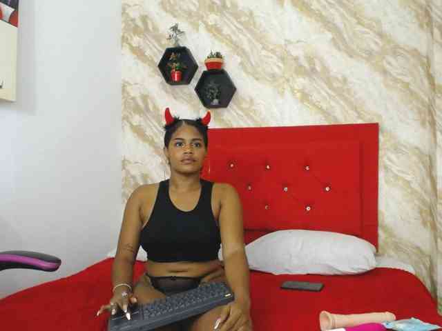 Issa-love webcam