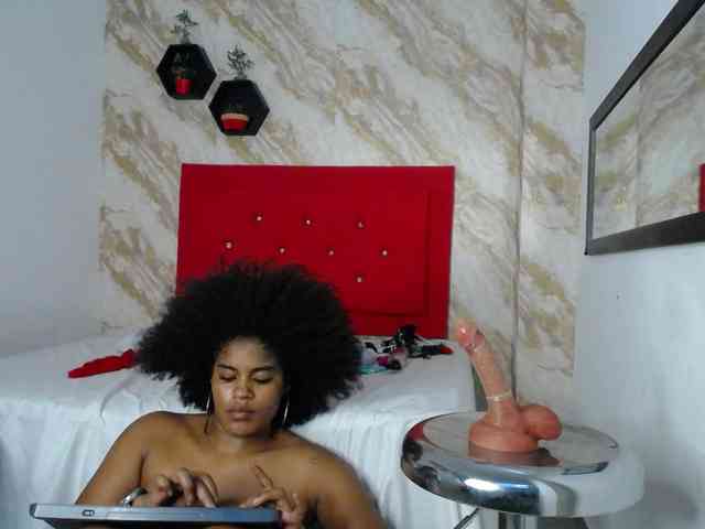 Issa-love webcam