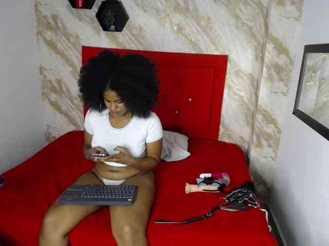 Issa-love webcam