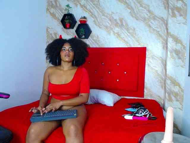 Issa-love webcam