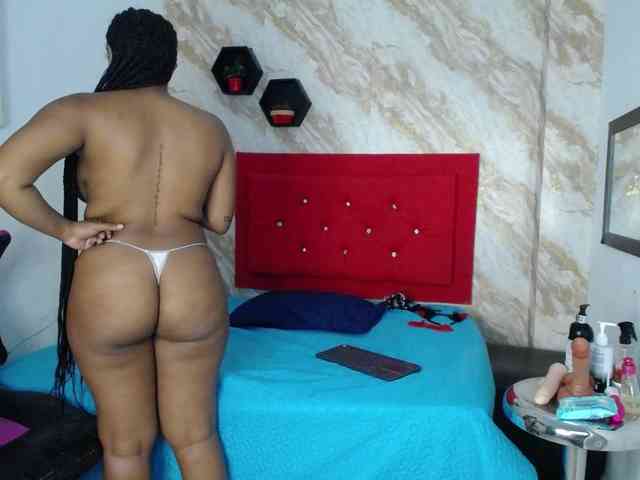 Issa-love Live Webcam on BongaCams