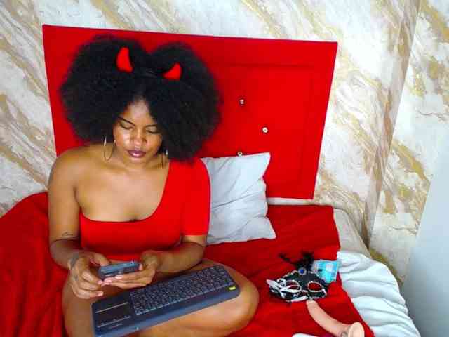 Issa-love webcam