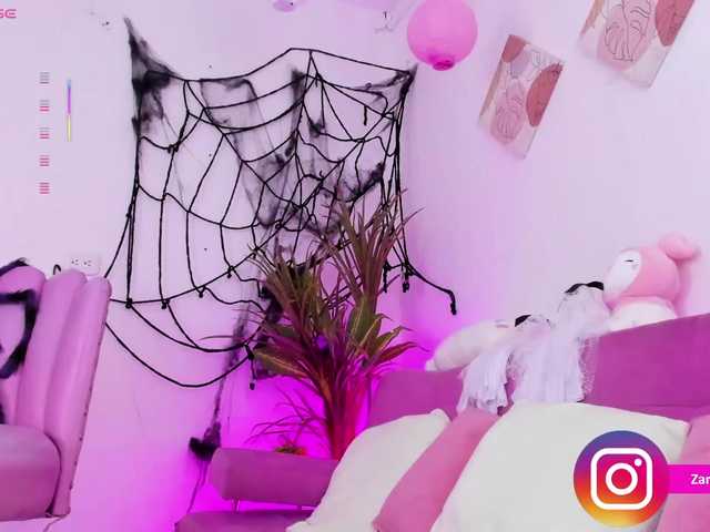 Discover sweet model Zaradavis Zaradavis from BongaCams