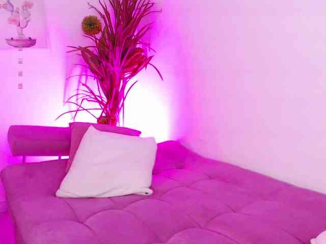 Zaradavis Live Webcam on BongaCams