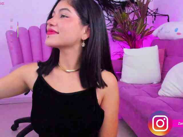 Zaradavis Live Webcam on BongaCams