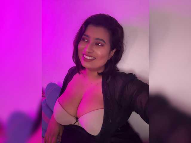 EleenaTylor's BongaCams show and profile