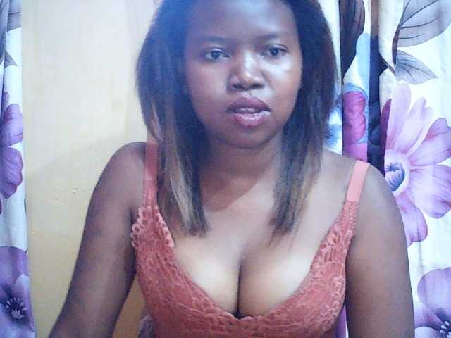 valeria223 Live Cam on BongaCams