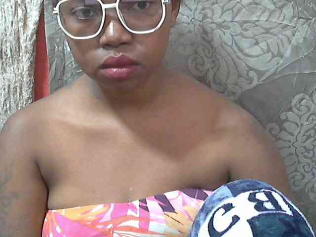 valeria223 webcam