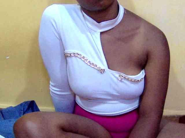 valeria223 Live Webcam on BongaCams