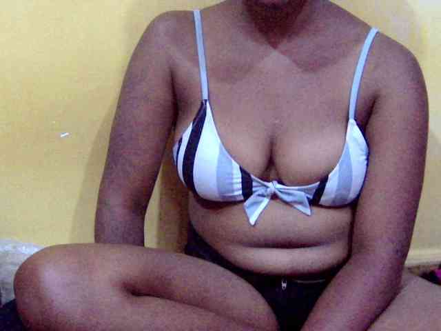 valeria223 webcam