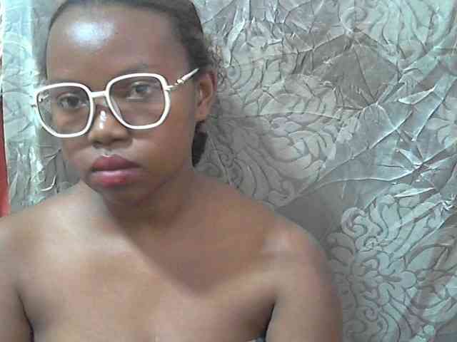 valeria223 webcam