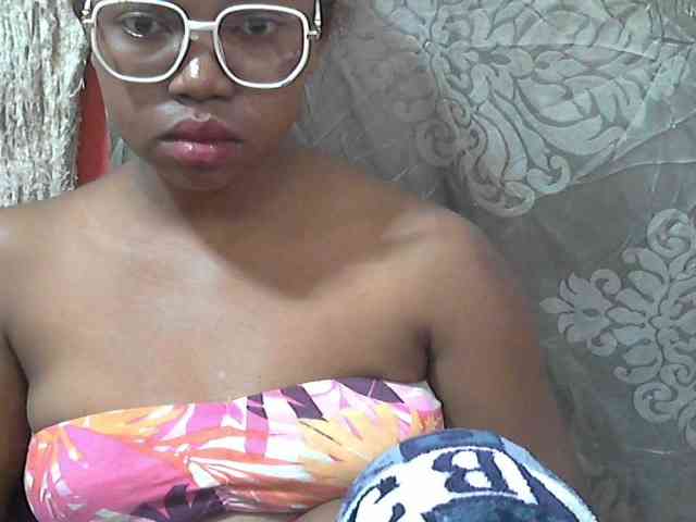 valeria223 webcam