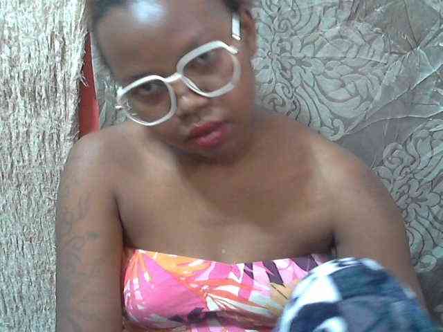 valeria223 webcam