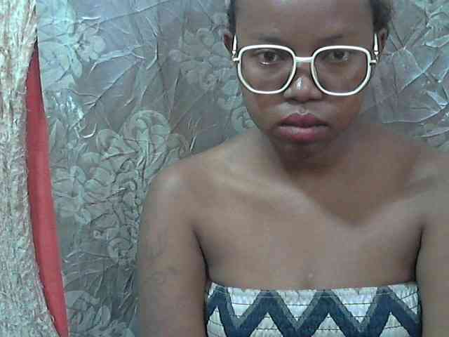 valeria223 webcam