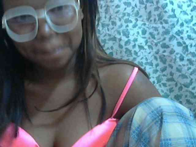 valeria223 webcam