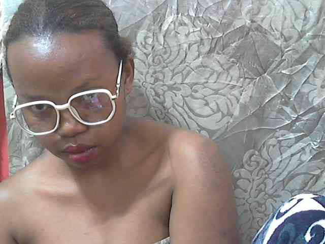 valeria223 webcam