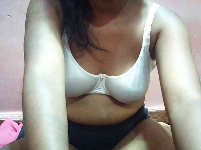 valeria223 Live Webcam on BongaCams