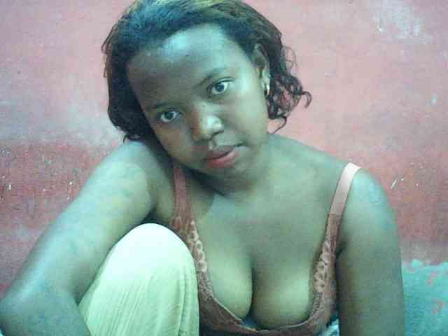valeria223 webcam