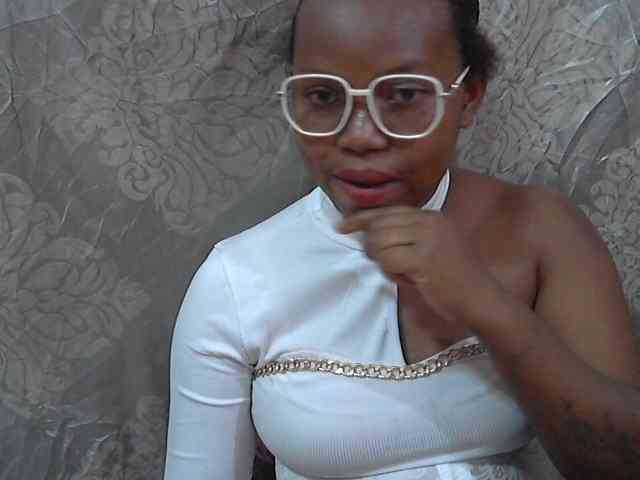 valeria223 webcam