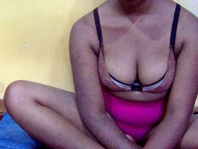valeria223 webcam