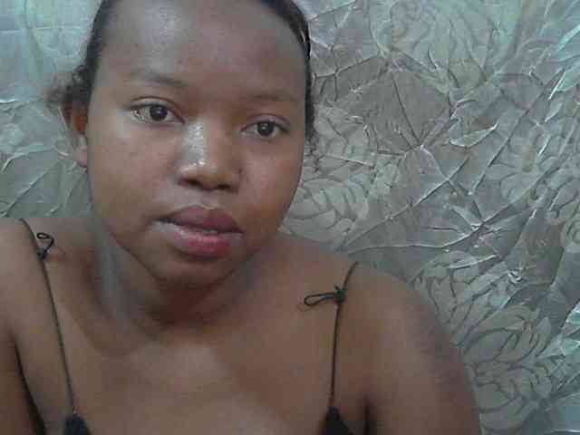 valeria223 webcam