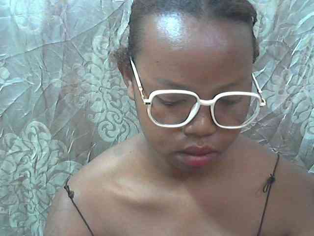 valeria223 webcam