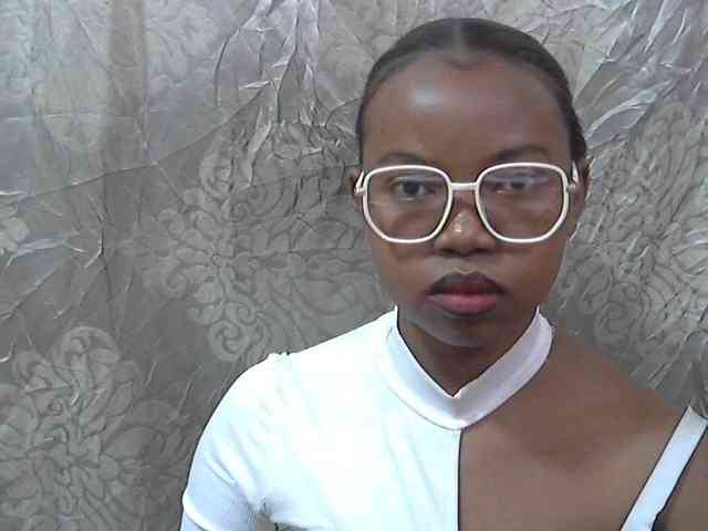 valeria223 webcam