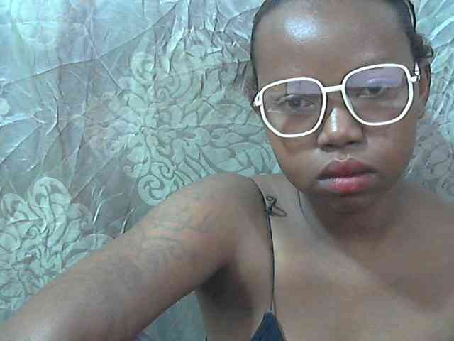 valeria223 webcam