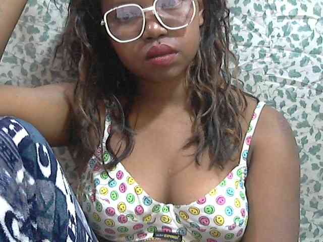 valeria223 webcam