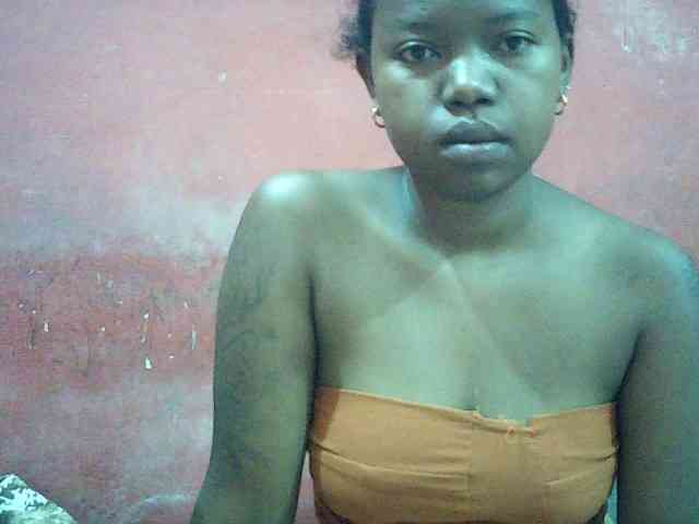 valeria223 webcam