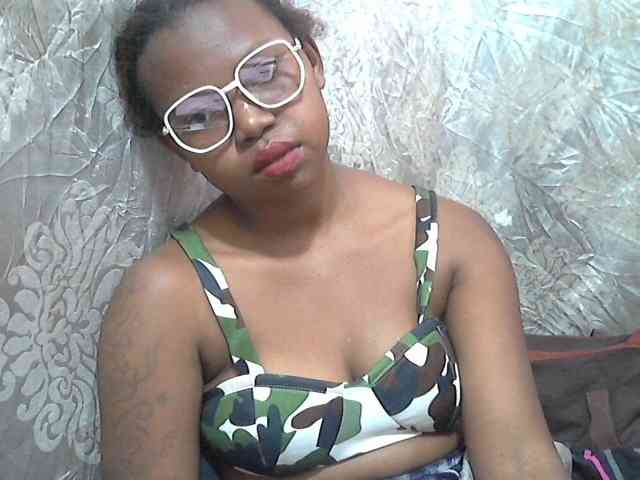 valeria223 webcam