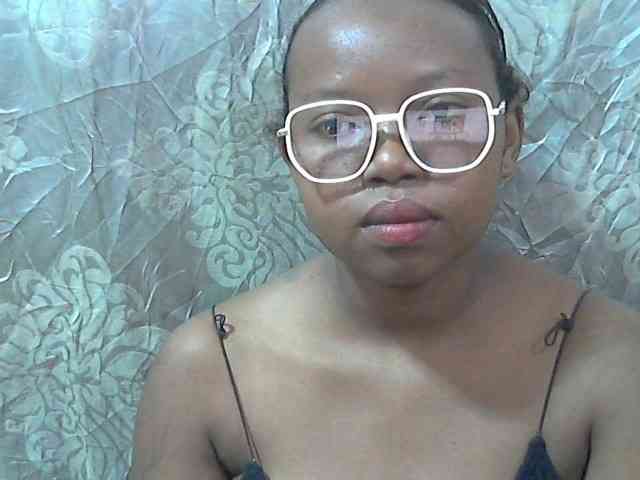 valeria223 webcam