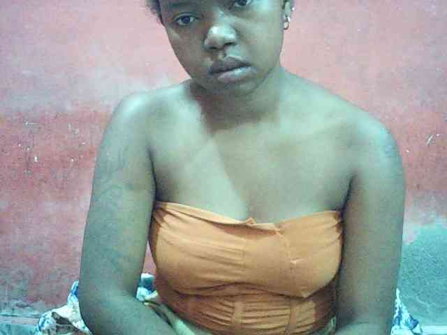 valeria223 webcam