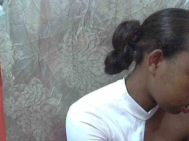 valeria223 webcam