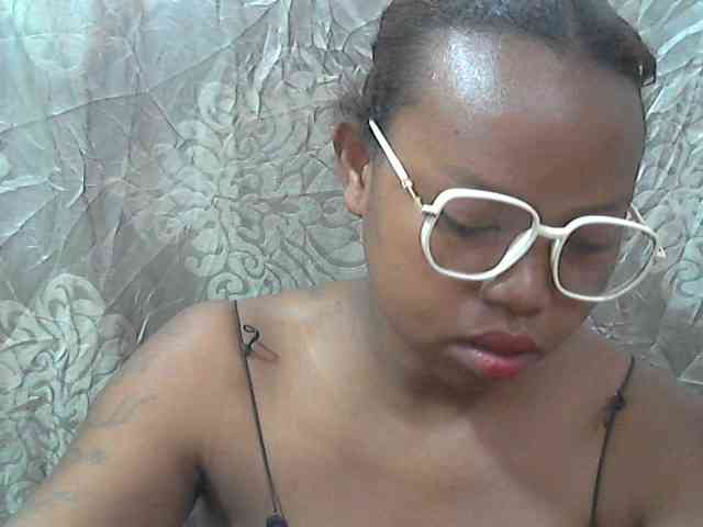 valeria223 webcam