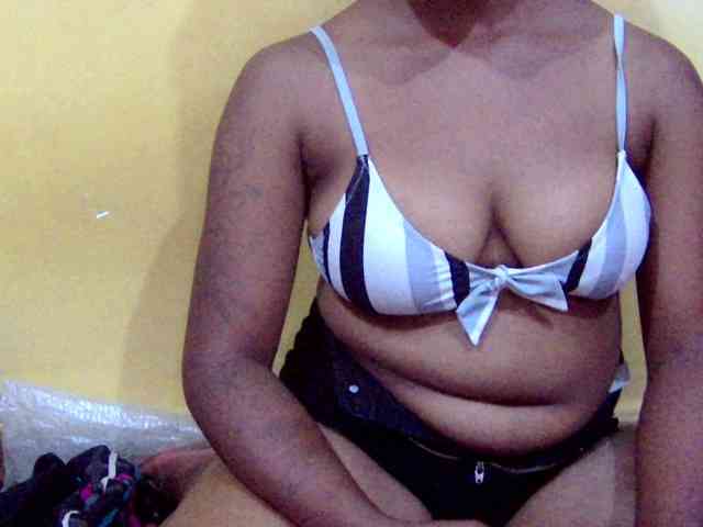 valeria223 webcam