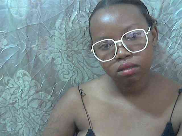 valeria223 webcam