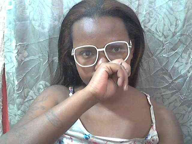 valeria223 webcam