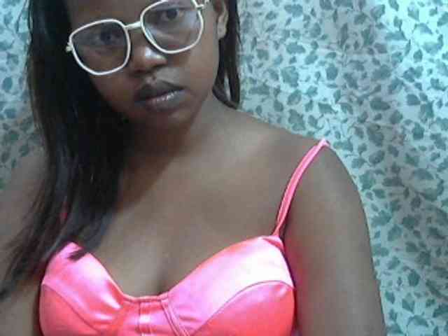 valeria223 webcam