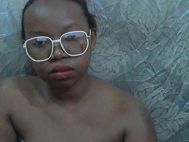 valeria223 webcam