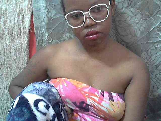 valeria223 webcam