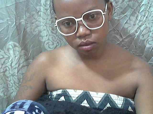 valeria223 webcam