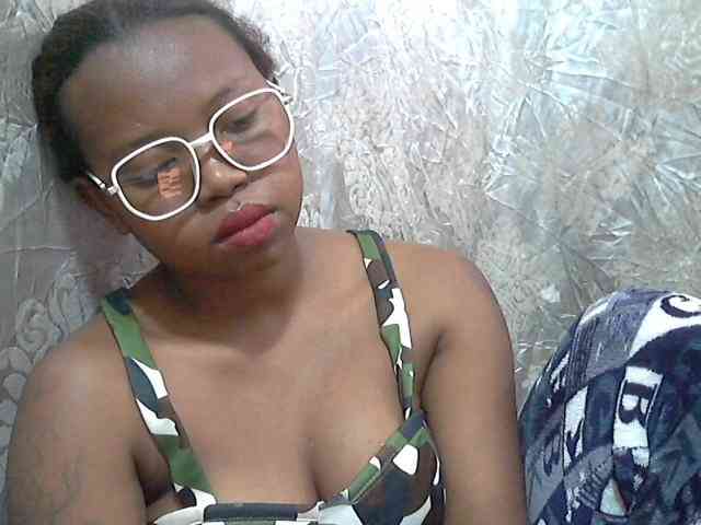 valeria223 webcam