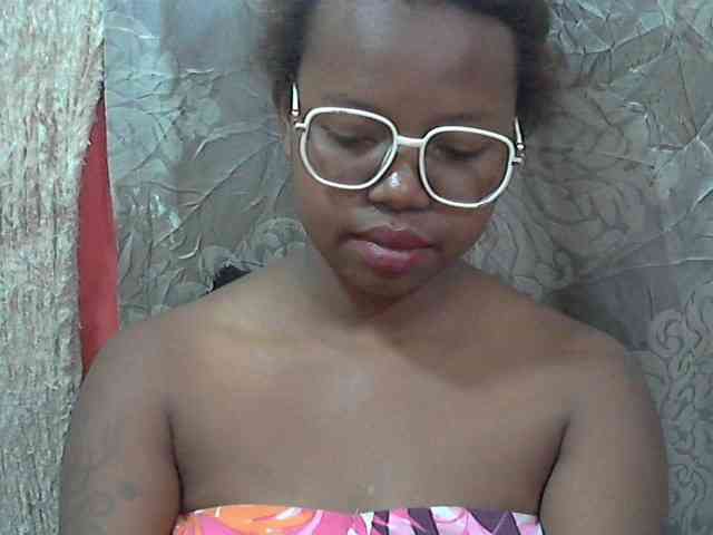 valeria223 webcam