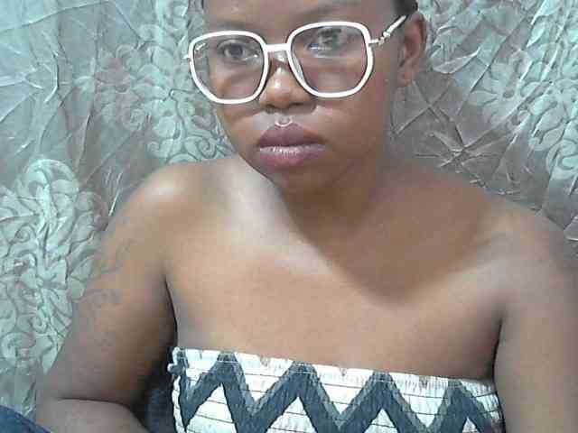valeria223 webcam